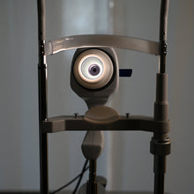 Cargar la imagen en el visor de la galería, Sapphire A - US Ophthalmic